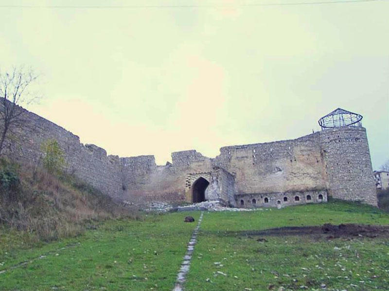 Şuşa qalası bərpa olunur