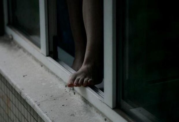 В Азербайджане женщина, будучи в гостях, пыталась покончить с собой