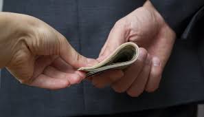 Rüşvət alan direktor həbs edildi - RƏSMİ