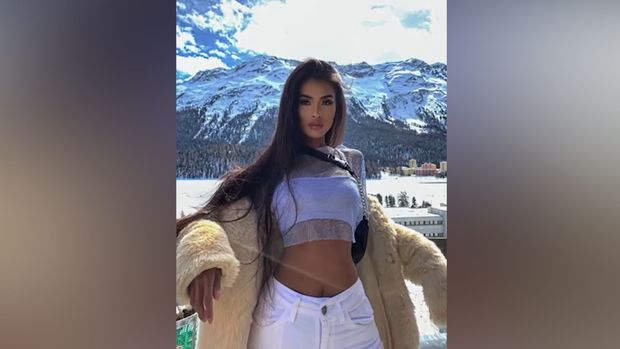 Cazibədar modelin makiyajsız üzü pərəstişkarlarını qorxutdu - VİDEO