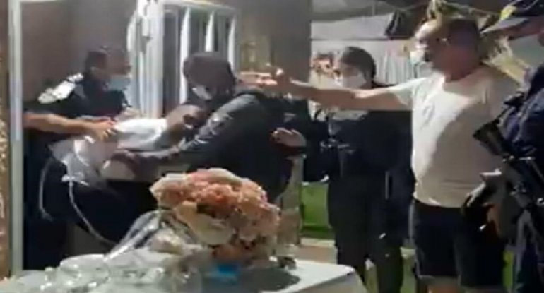 100 nəfərlik gizli toyun dağıdılması zamanı qarşıdurma…- Polislər yaralandı…