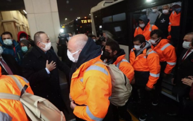 Çavuşoğlu “Mozart” gəmisinin heyət üzvlərini qarşıladı - Video + Fotolar