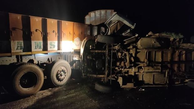 Hindistanda avtobusla yük maşını toqquşub: 13 ölü, 4 yaralı var - FOTO