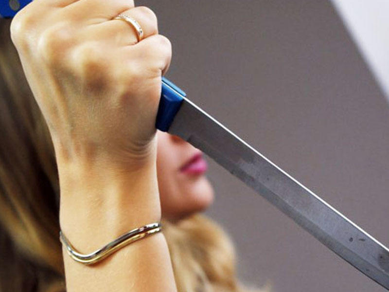 Gəncədə arvad ərini bıçaqladı