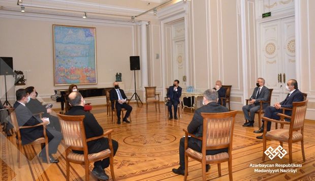 Mədəniyyət naziri ölkəmizdə fəaliyyət göstərən televiziya kanallarının rəhbərləri ilə görüşüb - FOTO