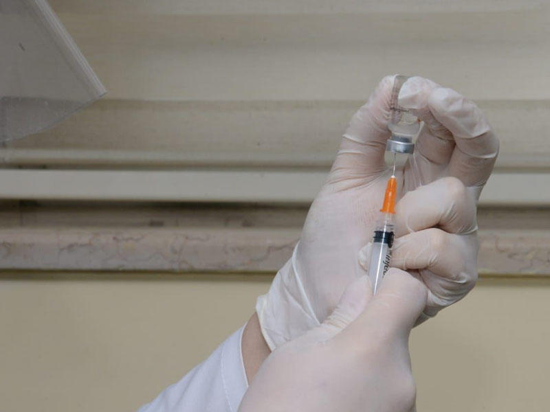 Azərbaycanda 50 yaşdan yuxarı şəxslər peyvəndlənir - VİDEO