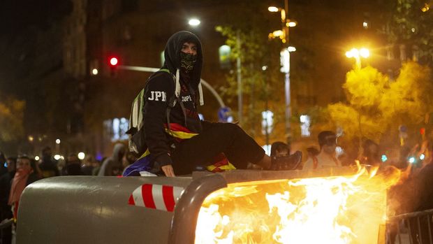 İspaniyada reperin tutulmasına görə iğtişaşlar: 30 yaralı