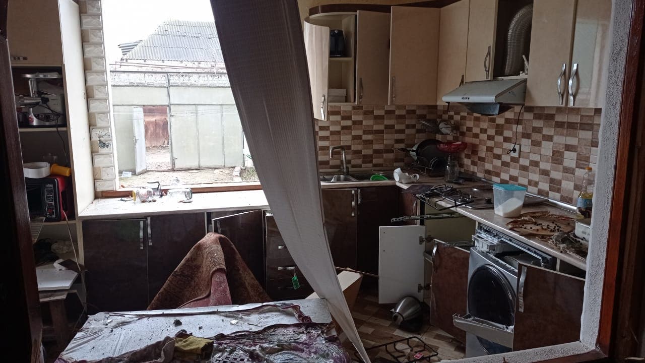 Azərbaycanda yaşayış evində partlayış baş verib- FOTO