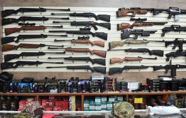 Охотничьи магазины в Баку нелегально торгуют оружием - ВИДЕО