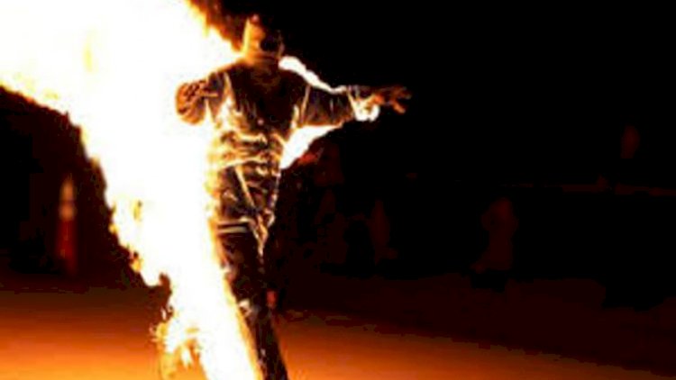 Azərbaycanda 50 yaşlı kişi özünü yandırdı