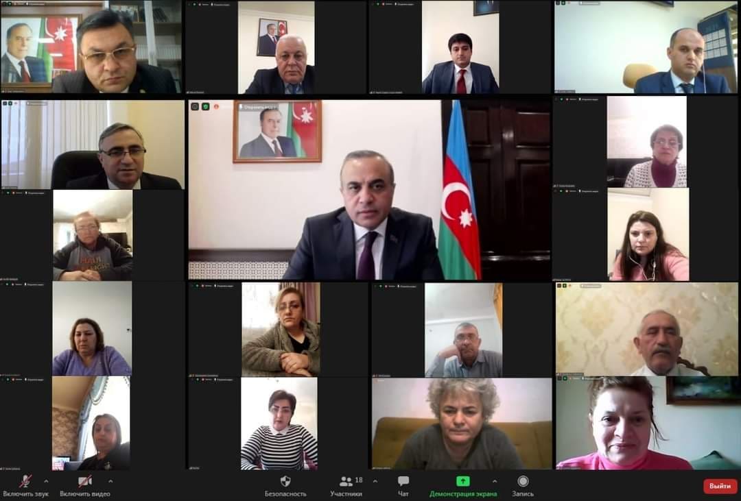 Azay Quliyev seçicilərlə videogörüş keçirib