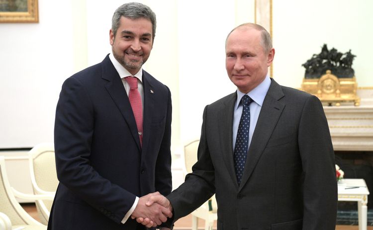 Paraqvay prezidenti “Sputnik V” peyvəndinə görə Putinə təşəkkür edib