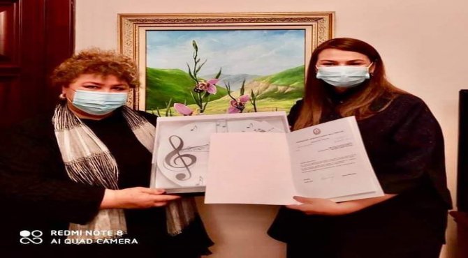 Qənirə Paşayeva Dövlət Xor Kapellasının bədii rəhbəri və baş dirijorunu yubileyi münasibətilə təbrik edib