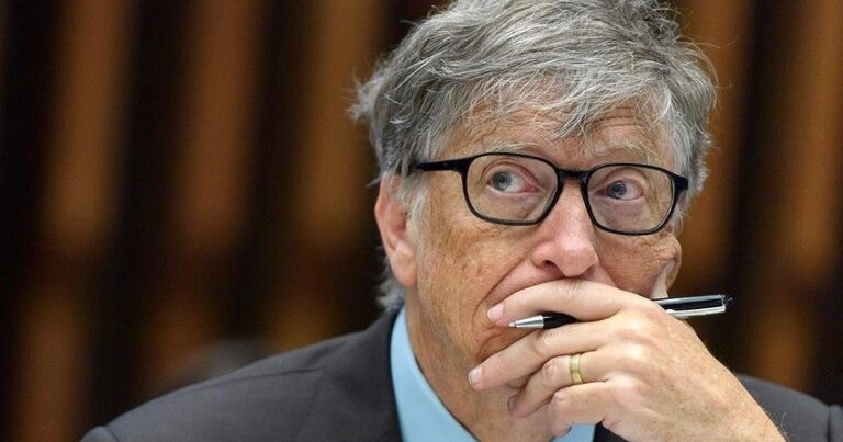 Bill Qeyts: Koronavirusdan müdafiə üçün 3-cü peyvənd lazım olacaq