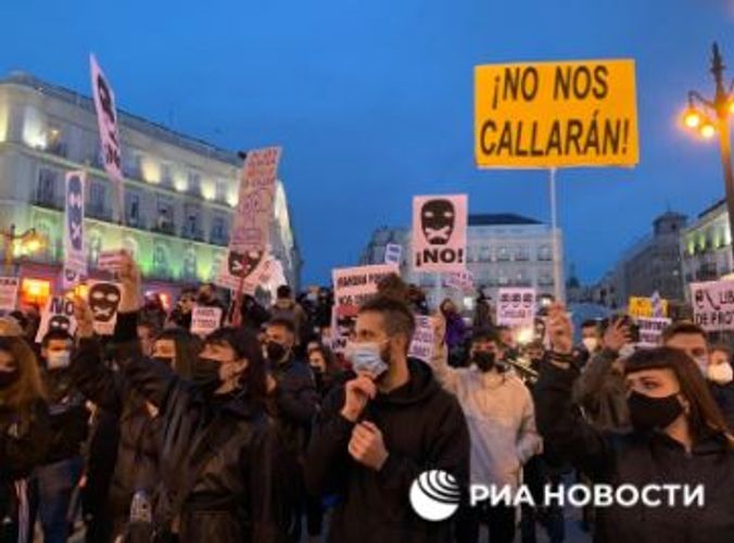 Madriddə həbs edilən reperə dəstək mitinqində polislə qarşıdurma baş verib - FOTO - VİDEO