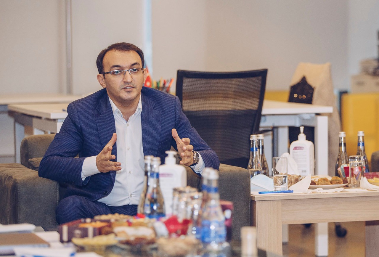 Dövlət Agentliyinin sədri aktiv fəaliyyət göstərən inkubasiya və akselerasiya mərkəzlərinin rəhbərləri ilə görüşüb