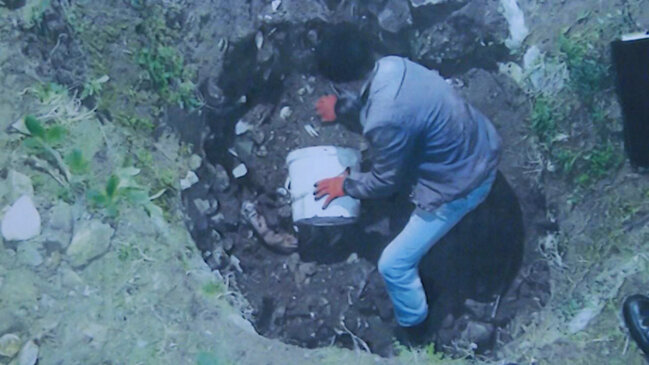 Ögey anasını boşqabla öldürdü - VİDEO