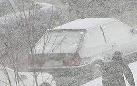 Badamdarda maşınlar qara görə yolun kənarında belə aşıb qaldı - VİDEO