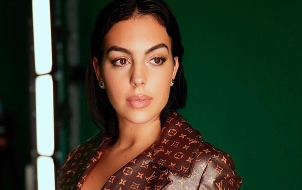 Ronaldunun sevgilisindən cazibədar FOTOSESSİYA