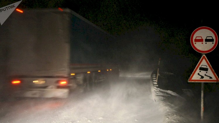 Ermənistanda magistral yollar bağlandı