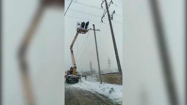 “Azərişıq” ASC: “Elektrik enerjisinin verilişində yaranan fasilələr aradan qaldırılır” - FOTO/VİDEO