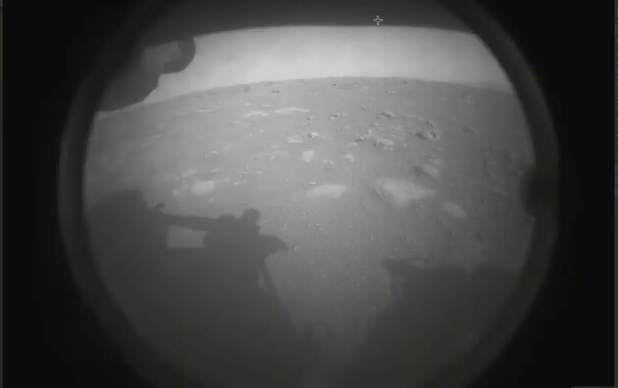 NASA Marsdan ilk yüksək dəqiqlikli görüntü paylaşdı - Foto