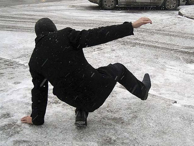 Bakıda buzlu yollarda yıxılanların sayı AÇIQLANDI