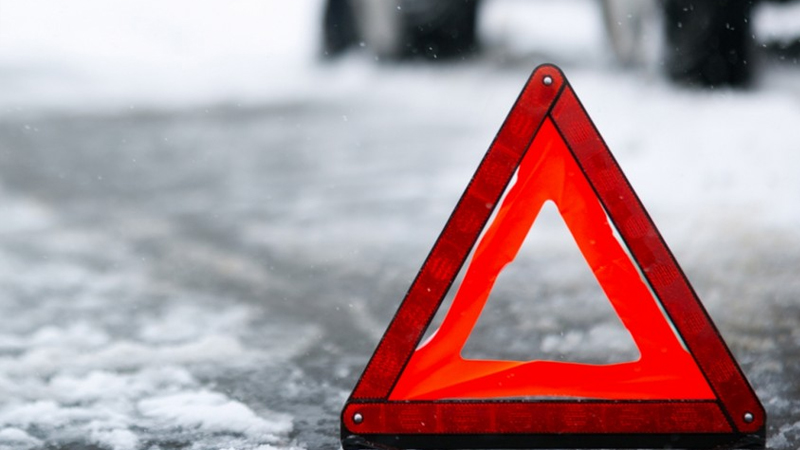 Vəzifəli şəxslər işğaldan azad edilmiş ərazidə qəzaya düşdü: Yaralılar var