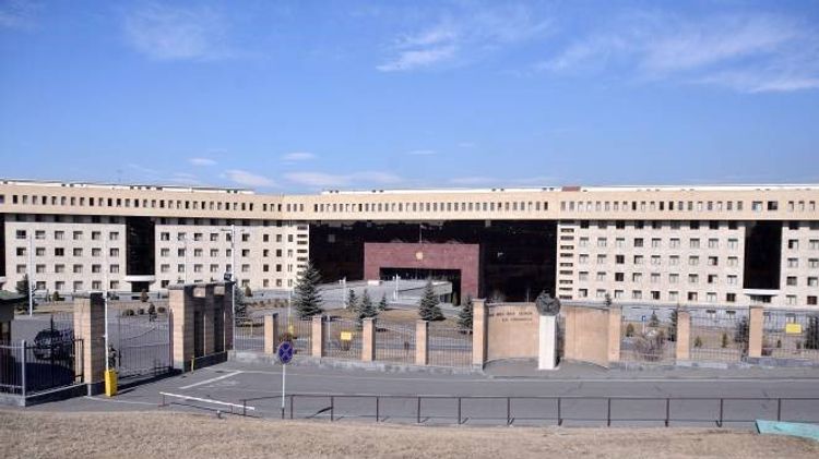 Ermənistan Müdafiə Nazirliyi Baş Qərargahın Paşinyanın istefası tələbini dəstəkləməyib