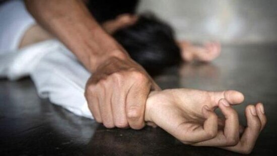 Gənc qız hamam otağında sevgilisi tərəfindən ZORLANDI