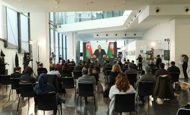 İlham Əliyev: “Xarici investorlar Azərbaycana daha fəal sərmayə qoyuluşu edəcəklər”