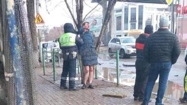 В России полуголый сын экс-депутата сбил прокурора с женой - ВИДЕО