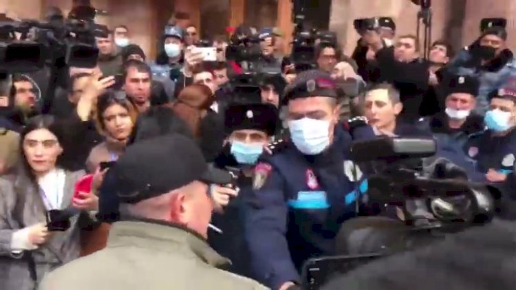 Paşinyanın tərəfdarları meydana gəlməyə başlayıb