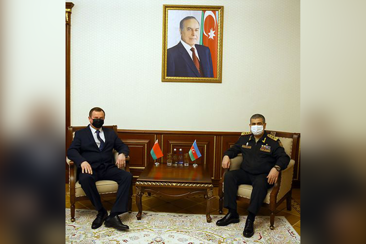 Zakir Həsənov Belarus səfiri ilə hərbi əməkdaşlığın inkişaf perspektivlərini müzakirə edib