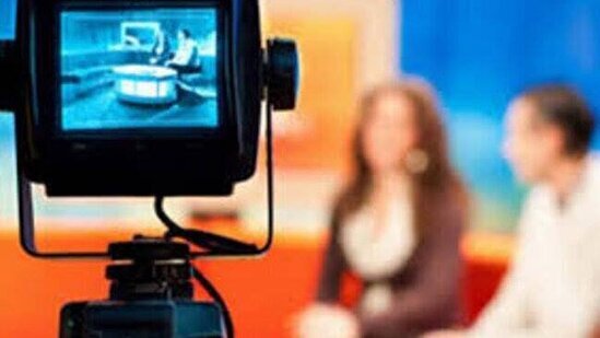 Qız canlı yayımda anasına fahişəlik etdiyini DEDİ - VİDEO