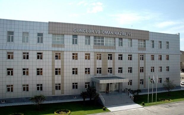 Nazirlik 39 nəfərə FƏXRİ AD VERDİ