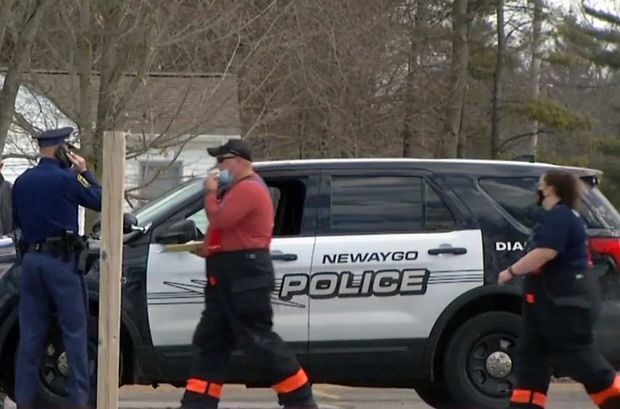 В США школьник случайно взорвал самодельную бомбу, есть пострадавшие