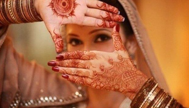 Hindistanlı gəlin ata evindən ayrılarkən ağlamaqdan öldü