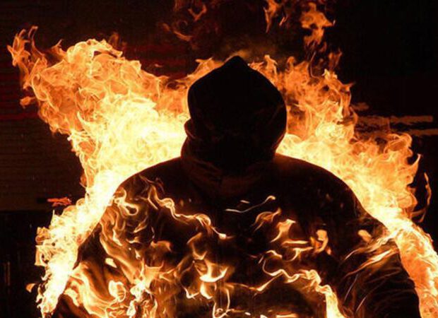 Qandonduran cinayətin ŞOK DETALLARI: Balta ilə dodağını və boğazını kəsmək istəyiblər – VİDEO