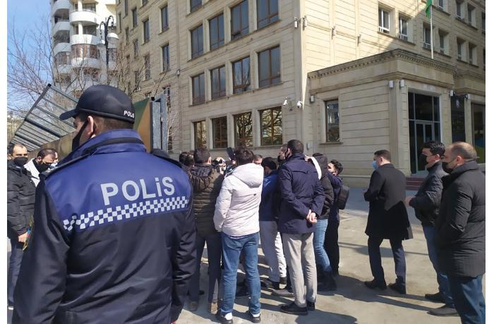 Sahibkarlar Dövlət Gömrük Komitəsinə etiraz edirlər — FOTOLAR