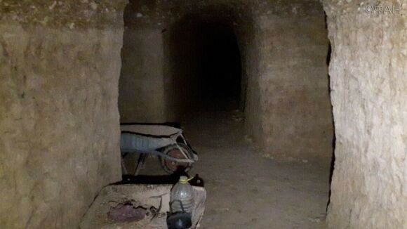 Qazıntı işi aparan fəhlələr 900 illik tarixi olan qədim tunel aşkar edib - FOTO