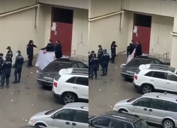 Xırdalanda kişi özünü hündürmərtəbəli binadan ataraq intihar edib - VİDEO