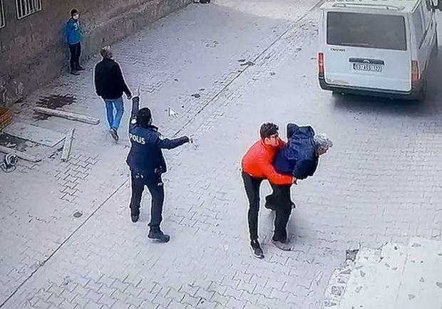 Türkiyədə Şekspir sayağı ehtiraslar: Boşanmaya görə iki ailə qan düşməni oldu - VİDEO