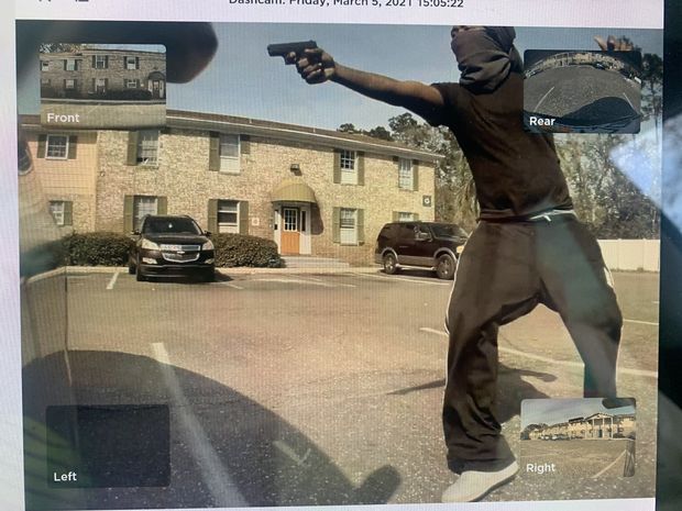 “Tesla” sahibini soyğunçudan xilas etdi, İlon Mask təəccübləndi – FOTO/VİDEO