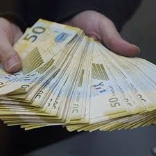 Azərbaycandan Gürcüstana pul transfertlərinin həcmi kəskin artıb