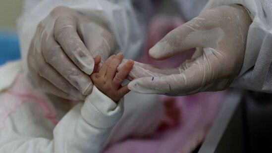 İş adamının 2 aylıq oğlu koronadan öldü