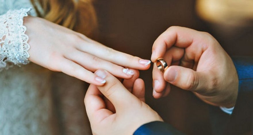 Полиция прервала церемонию обручения в Сабунчинском районе Баку - ФОТО