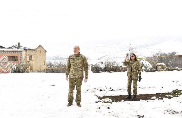 Ильхам Алиев и Мехрибан Алиева посетили дворец Панахали хана - ВИДЕО