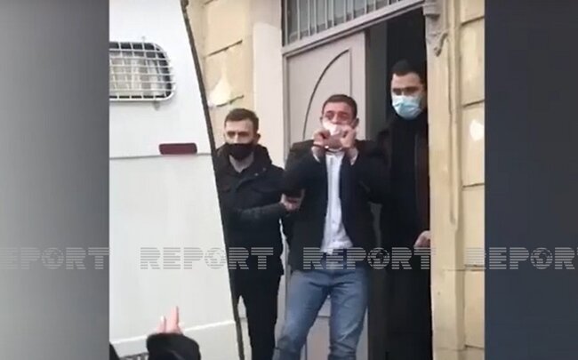 Ata Abdullayevin qolları qandallı görüntüləri YAYILDI - VİDEO