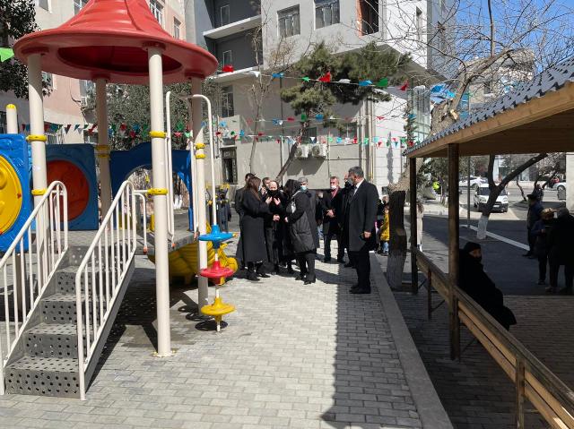 Nəsimi rayonunda Şəhid Nicat Tarıverdiyevin valideynlərinin yaşadığı həyət abadlaşdırdı